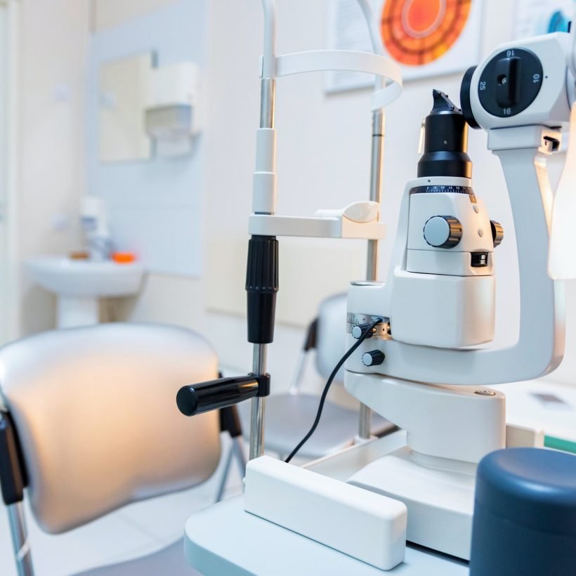 view-of-slit-lamp-on-table-in-ophthalmologist-room.jpg